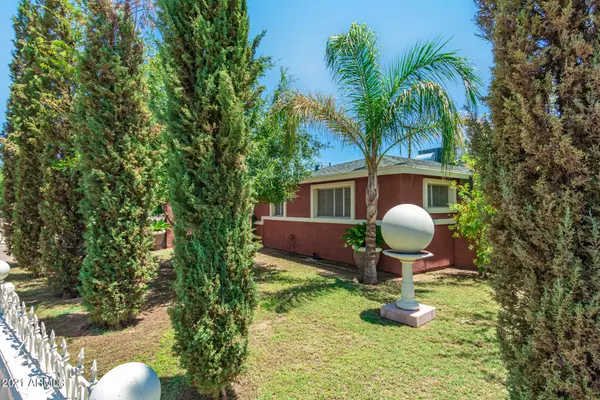 3701 E Sheridan Street, Phoenix, AZ 85008