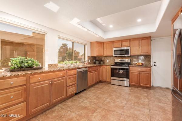 Scottsdale, AZ 85258,8185 E DEL MARINO DR. --