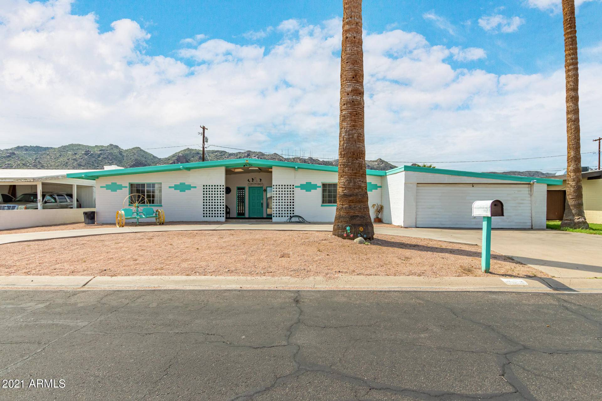 333 E Monte Way, Phoenix, AZ 85042