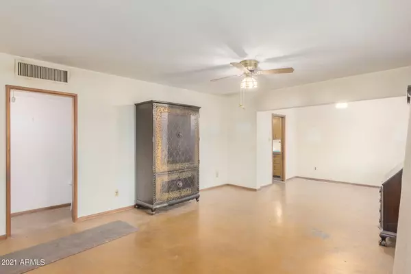 Phoenix, AZ 85008,4122 E EDGEMONT Avenue