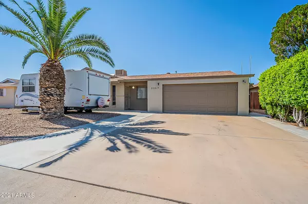 2307 E GREENWAY Road, Phoenix, AZ 85022