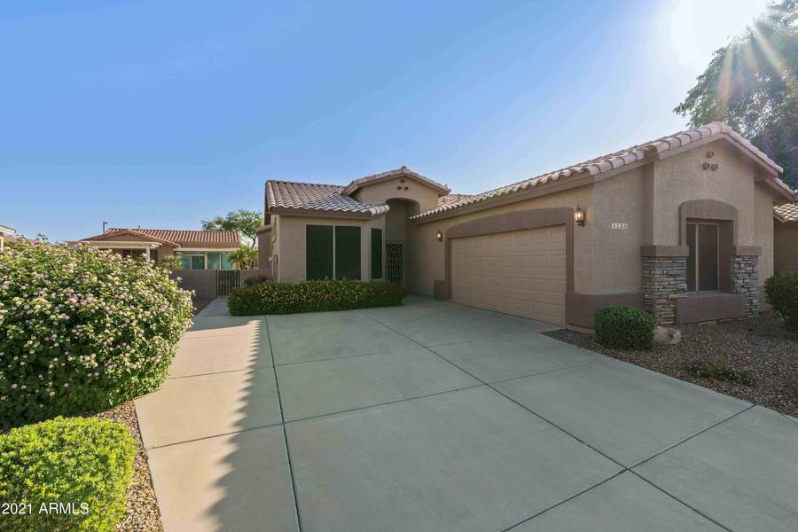 4288 E WALNUT Road E, Gilbert, AZ 85298