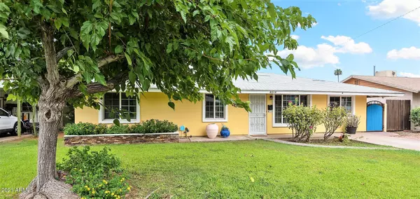 8216 N 9TH Street, Phoenix, AZ 85020