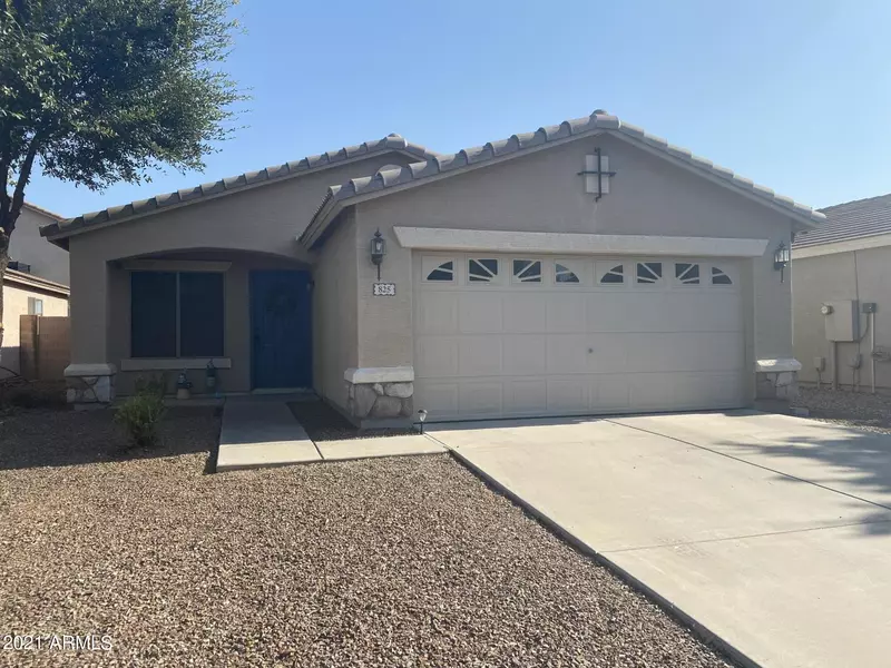 825 E MONTELEONE Street, San Tan Valley, AZ 85140