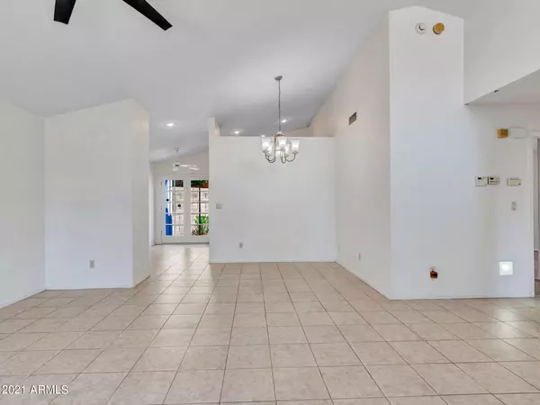 Phoenix, AZ 85029,2052 W COLUMBINE Drive