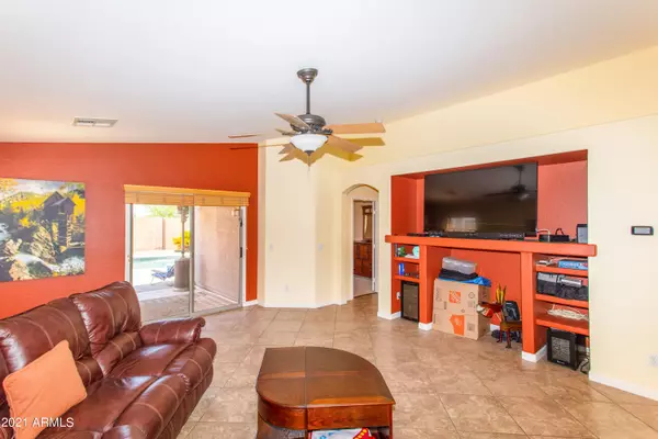 San Tan Valley, AZ 85143,136 W YELLOW BEE Drive