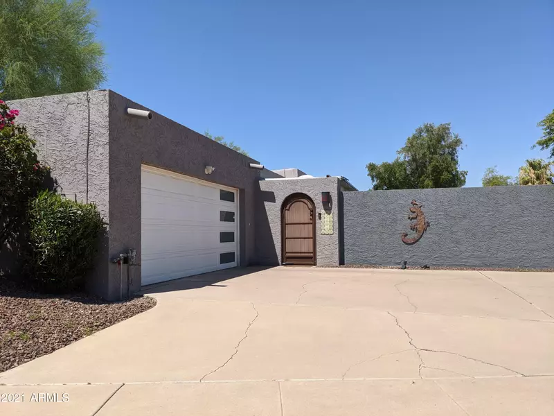 2604 S BALA Drive, Tempe, AZ 85282