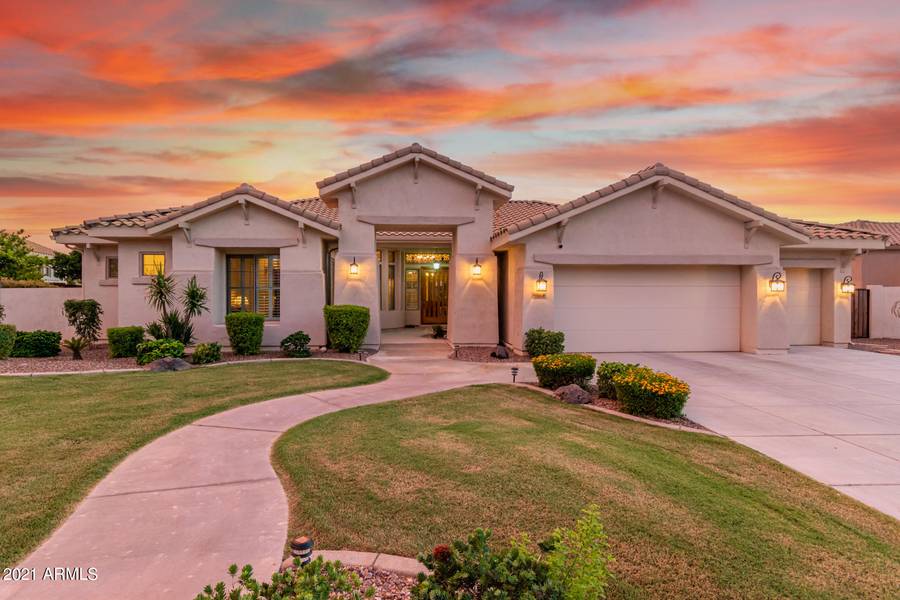 4301 E GREENVIEW Drive, Gilbert, AZ 85298