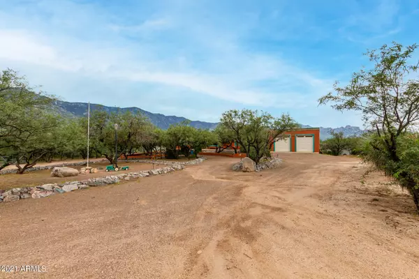 5300 E WOLFER Drive, Tucson, AZ 85739