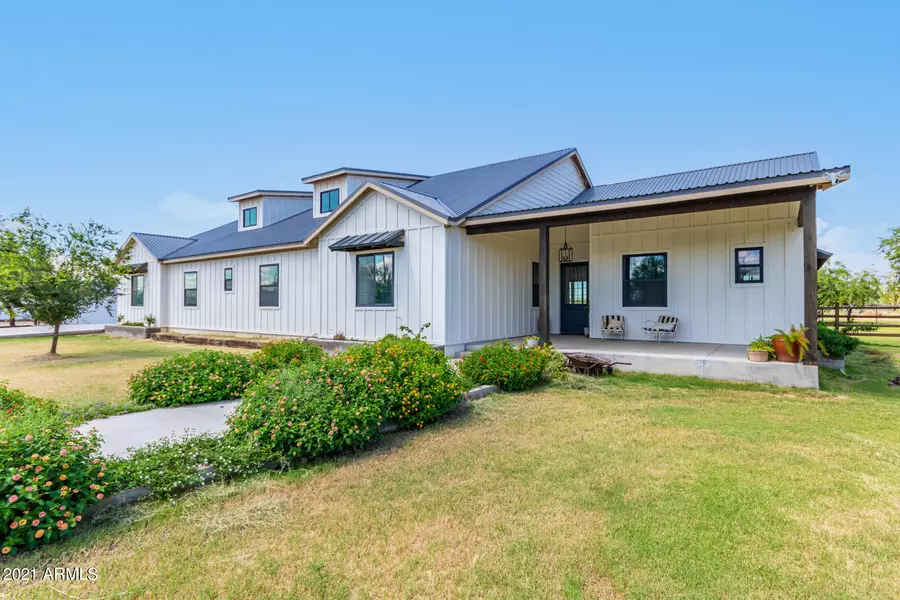 42486 N SCHNEPF Road, San Tan Valley, AZ 85140