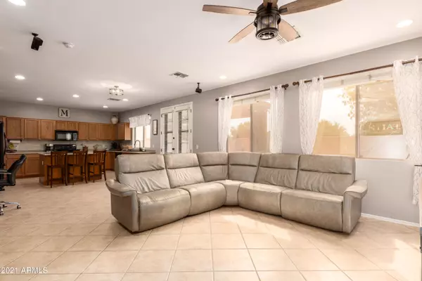 Peoria, AZ 85383,7462 W HONEYSUCKLE Drive