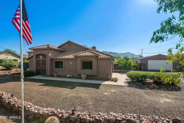 885 N ROADRUNNER Road, Apache Junction, AZ 85119