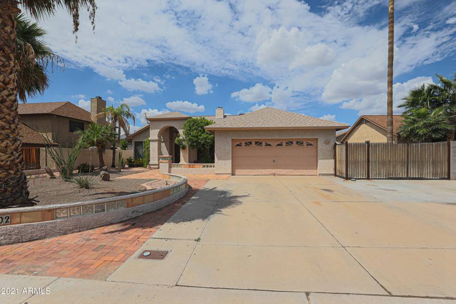 7802 W DREYFUS Drive, Peoria, AZ 85381