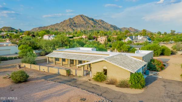 Paradise Valley, AZ 85253,6541 N 48TH Street