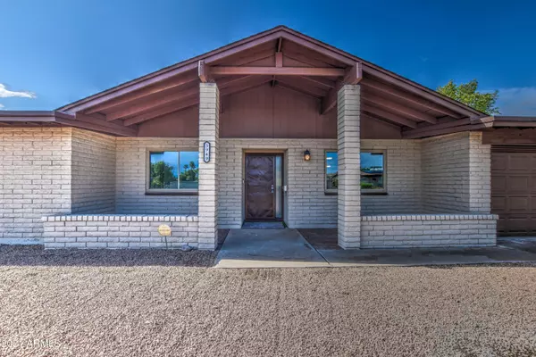 Phoenix, AZ 85028,3949 E PARADISE Drive