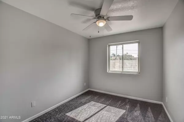 Phoenix, AZ 85028,3949 E PARADISE Drive