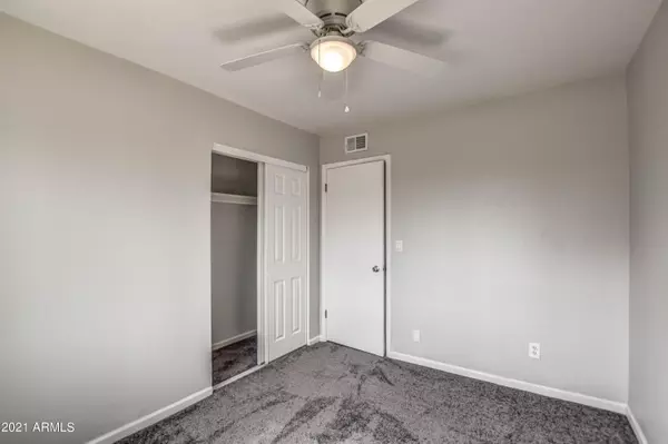 Phoenix, AZ 85028,3949 E PARADISE Drive