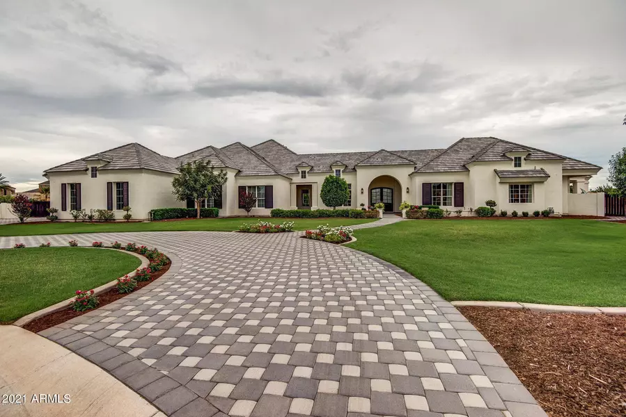 4576 E BREEZE Court, Gilbert, AZ 85298