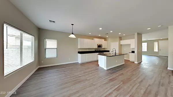 San Tan Valley, AZ 85143,1208 W DESERT VALLEY Drive