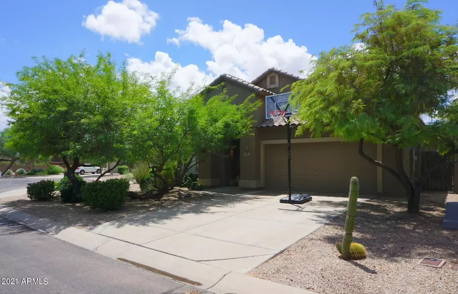 89 E MACAW Court, San Tan Valley, AZ 85143