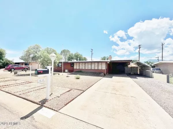 1048 CARL HAYDEN Drive, Sierra Vista, AZ 85635