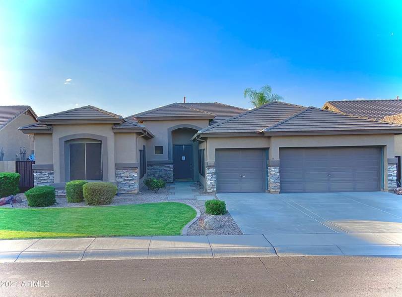 3826 E MEADOWVIEW Drive E, Gilbert, AZ 85298