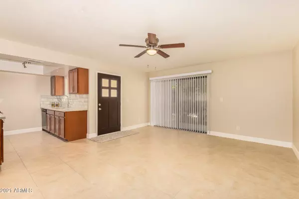 Chandler, AZ 85225,886 W GALVESTON Street #115