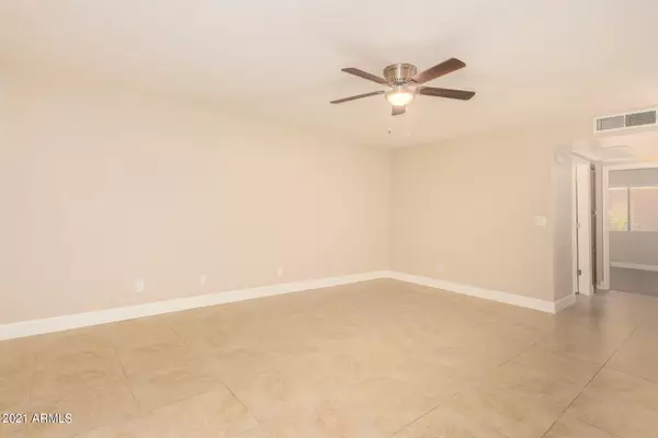 Chandler, AZ 85225,886 W GALVESTON Street #115