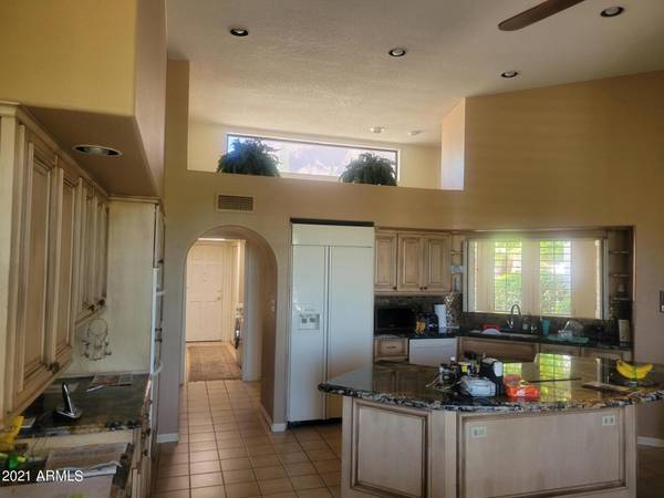 Phoenix, AZ 85018,5724 N ECHO CANYON Drive