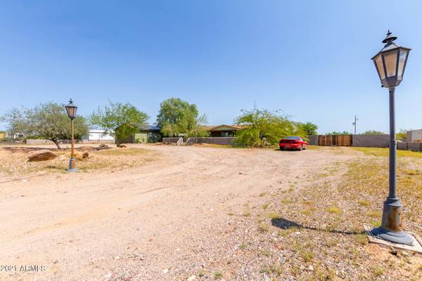 Wittmann, AZ 85361,32427 N 222ND Avenue