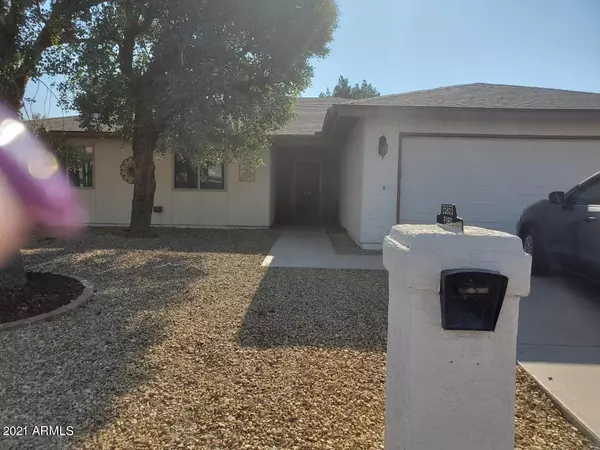 25853 S HOLLYGREEN Drive, Sun Lakes, AZ 85248