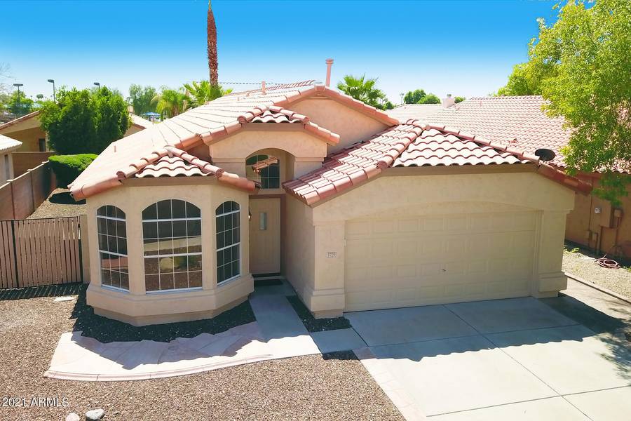 9729 W YUKON Drive, Peoria, AZ 85382