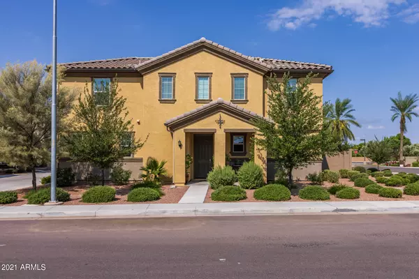 2900 S WASHINGTON Street, Chandler, AZ 85286
