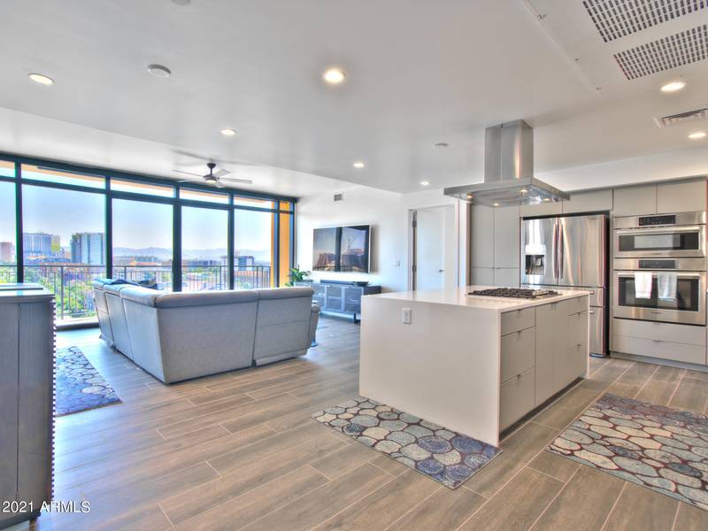 200 W PORTLAND Street #1027, Phoenix, AZ 85003