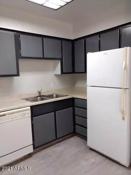 Phoenix, AZ 85032,2802 E Le Marche Avenue