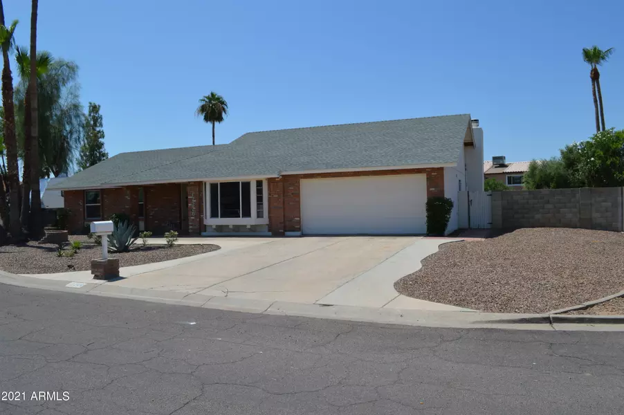 17226 N SANDTRAP Court, Glendale, AZ 85308