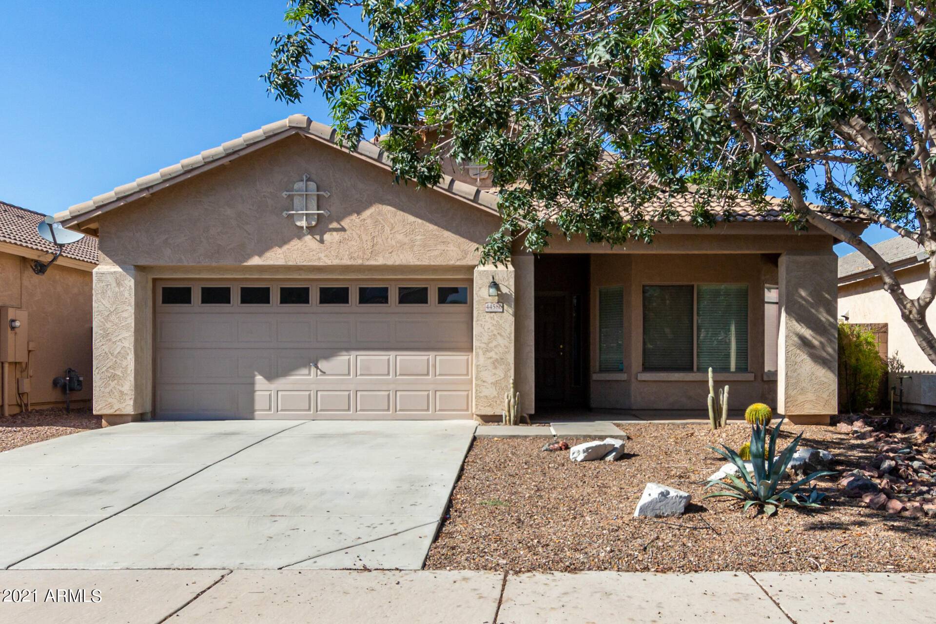 44586 W SANTA FE Avenue, Maricopa, AZ 85139