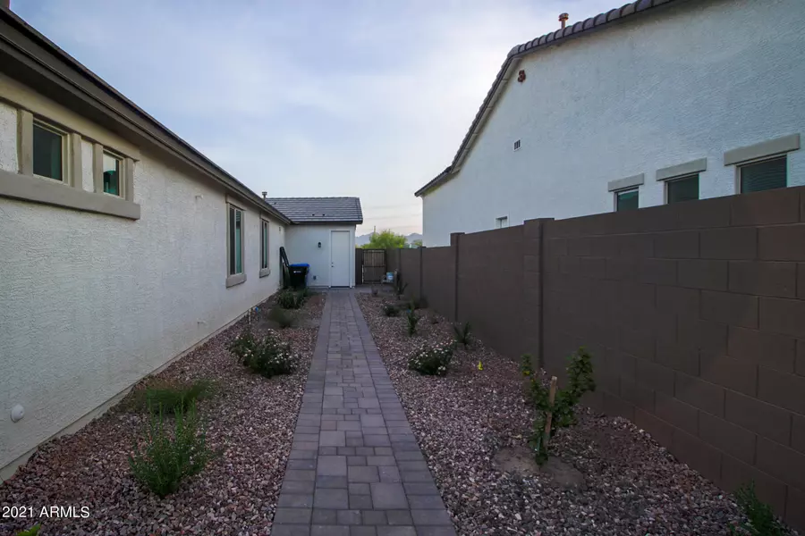 8022 W WOOD Lane, Phoenix, AZ 85043