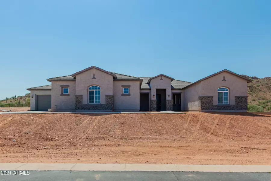 445 W CHASE Street, San Tan Valley, AZ 85143