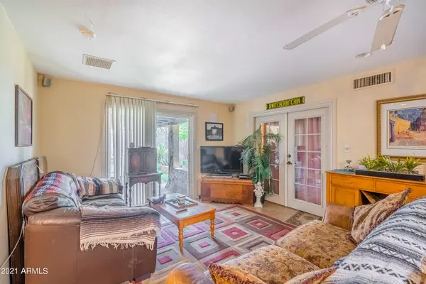 Phoenix, AZ 85029,2213 W ASTER Drive