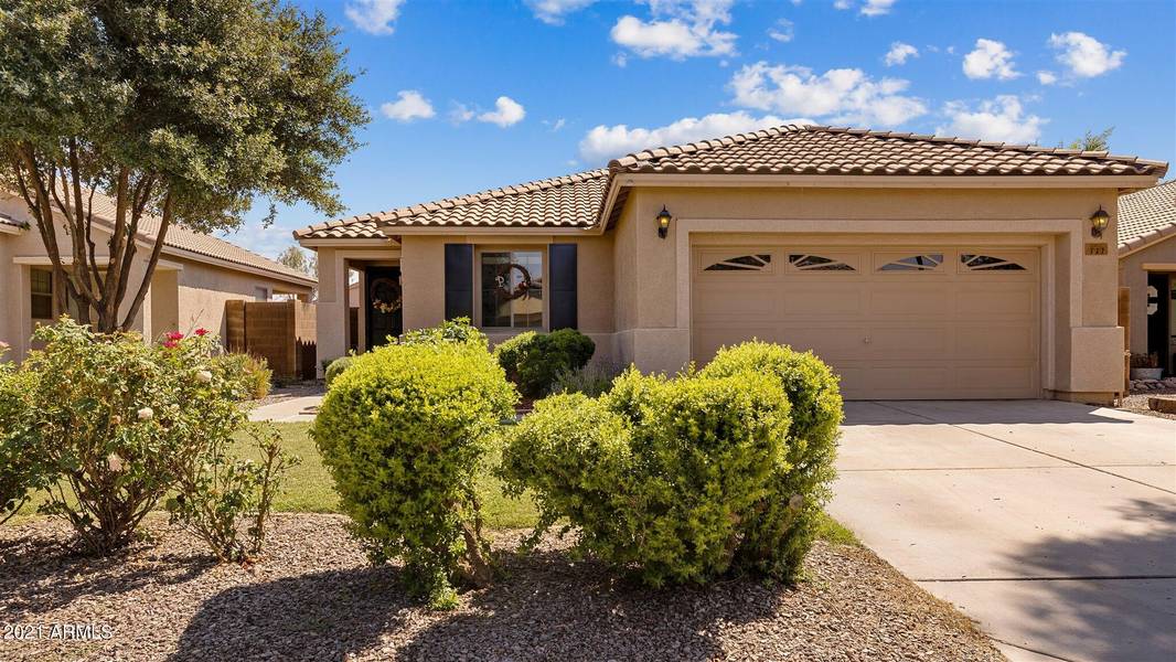 111 W LOVE Road, San Tan Valley, AZ 85143