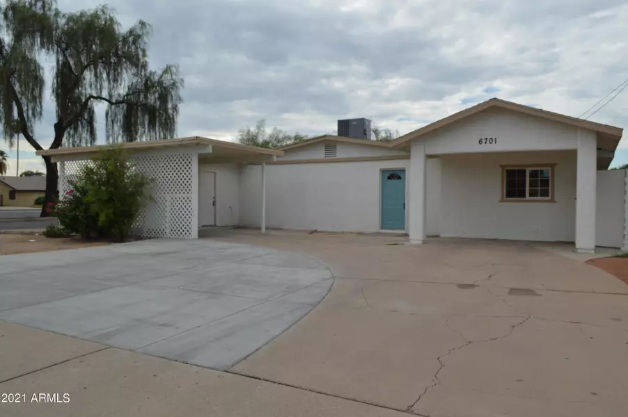 6701 W WOLF Street, Phoenix, AZ 85033