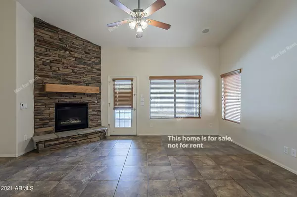 San Tan Valley, AZ 85140,894 E PENNY Lane