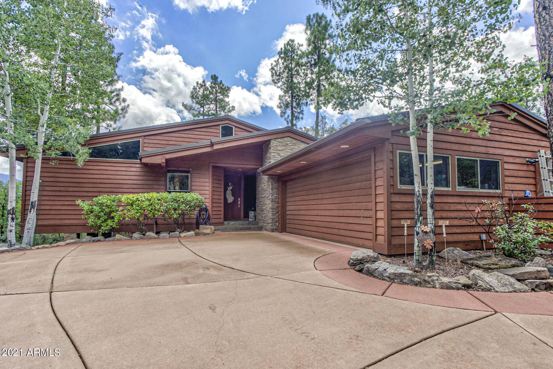 4424 N Strawberry Hollow Drive, Pine, AZ 85544