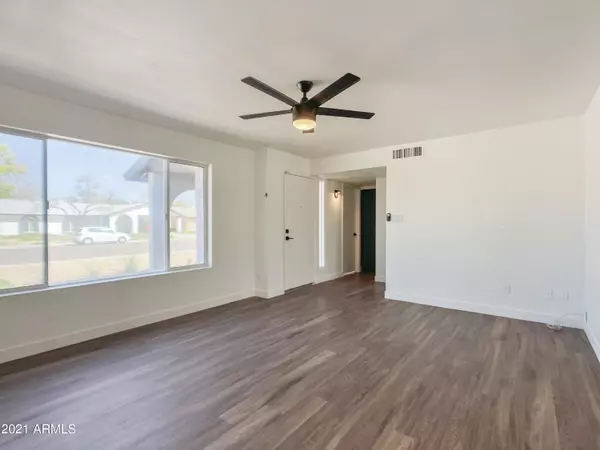 Glendale, AZ 85302,6433 W SUNNYSLOPE Lane