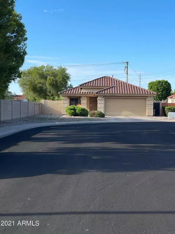 807 S SOMERSET Circle, Mesa, AZ 85206