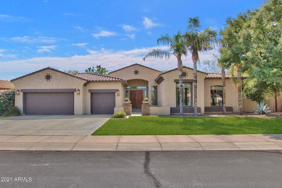 3115 E TAURUS Place, Chandler, AZ 85249