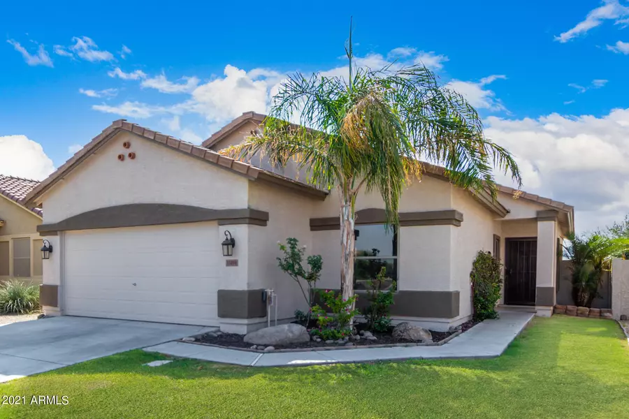 33494 N Sandstone Drive, San Tan Valley, AZ 85143