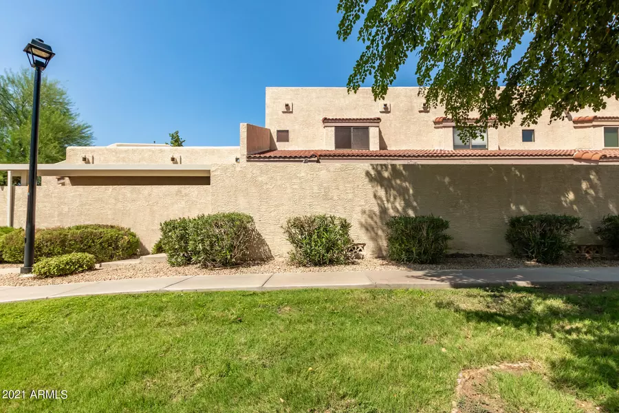 4739 W NEW WORLD Drive, Glendale, AZ 85302