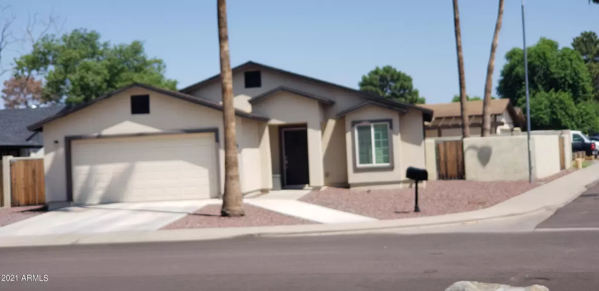 4820 W GOLDEN Lane, Glendale, AZ 85302